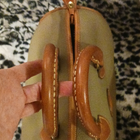 Dooney And BOURKE VINTAGE ELEPHANT GREEN / KHAKI  and Brown Leather Handbag - Picture 2 of 7